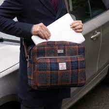 Harris Tweed Bowmont Messenger bag