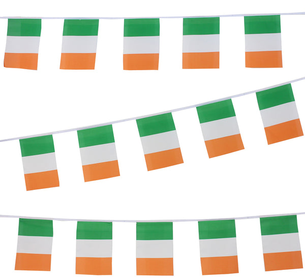 Small flag bunting